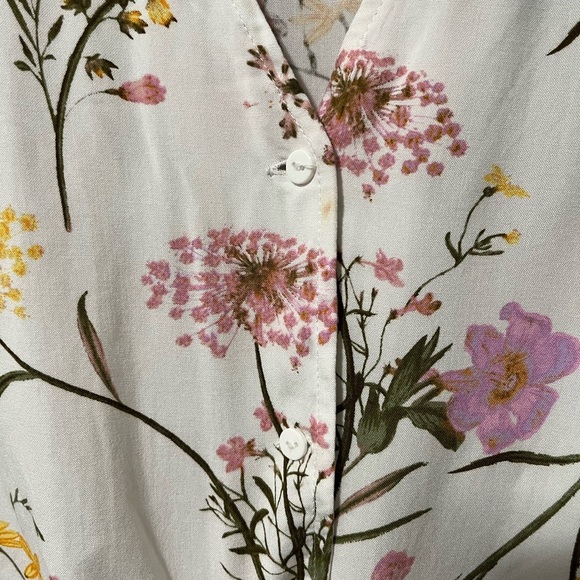 Vero Moda VMeasy Short Sleeve V-Neck Tie Front Top - Picture 7 of 13